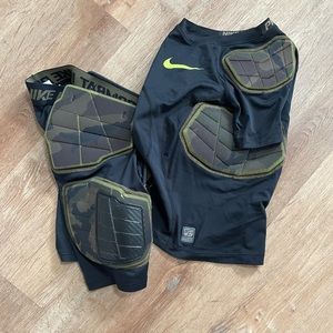 Nike Pro Combat (youth) Integrated Pad Set